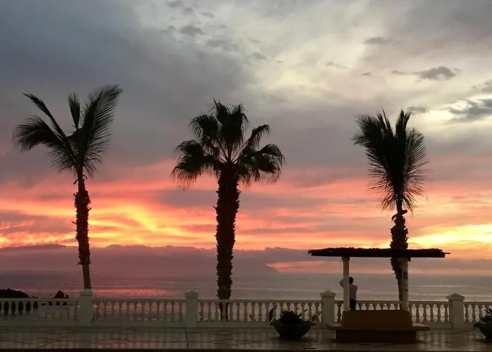 Relax And Enjoy With A View Of El Teide And Sea Puerto de Santiago (Tenerife)
